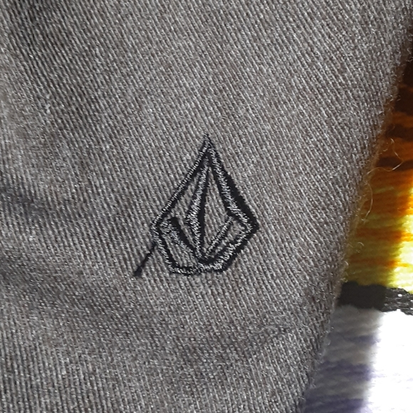 Volcom Shorts - Picture 4 of 5
